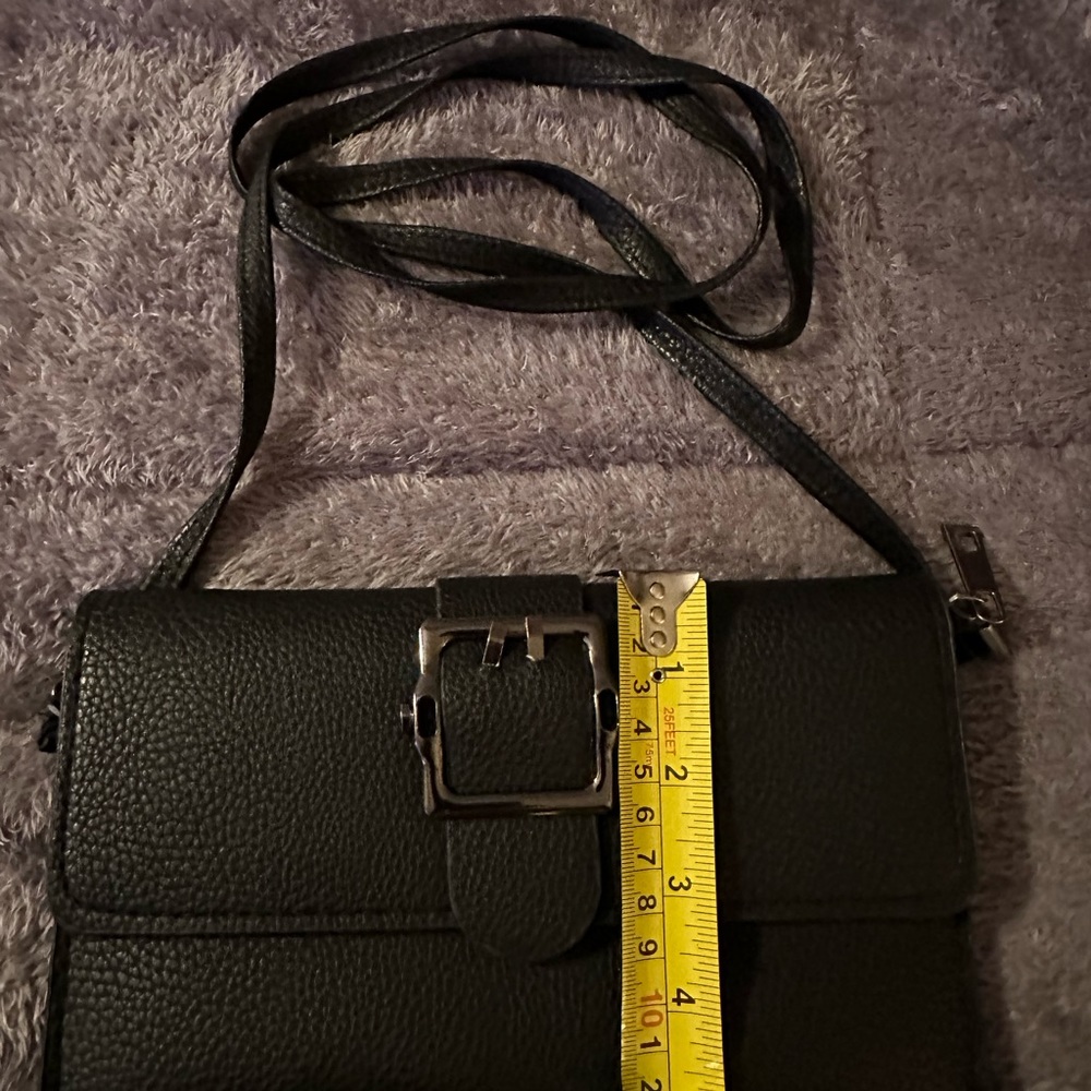 Crossbody - Picture 4 of 5
